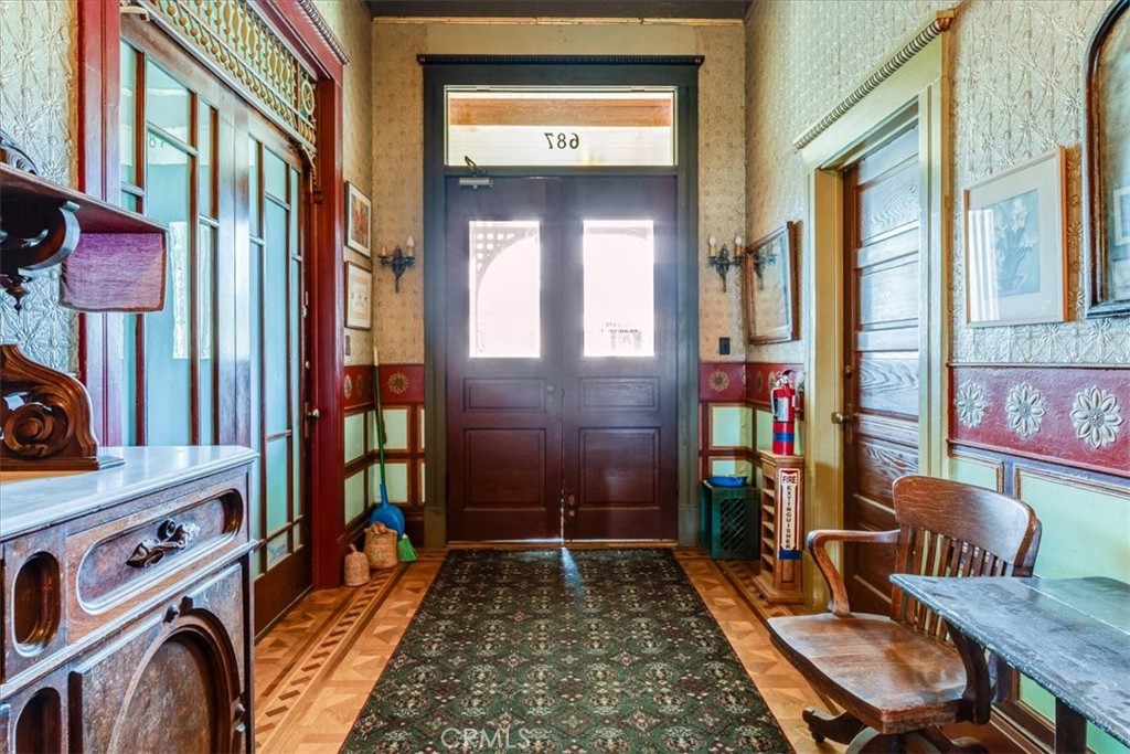 687 Islay 1-9 Property Photo 12