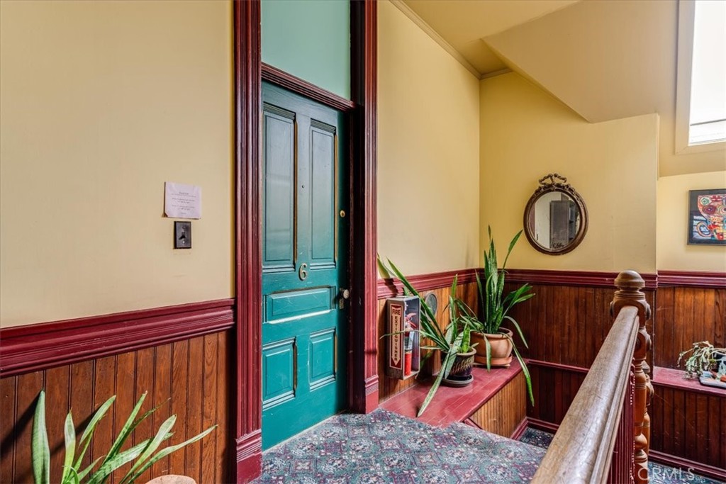 687 Islay 1-9 Property Photo 23