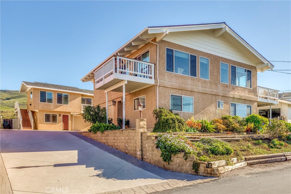 2023 Circle Property Photo 1