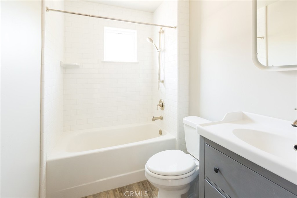 210 Laurel Street A Property Photo 14