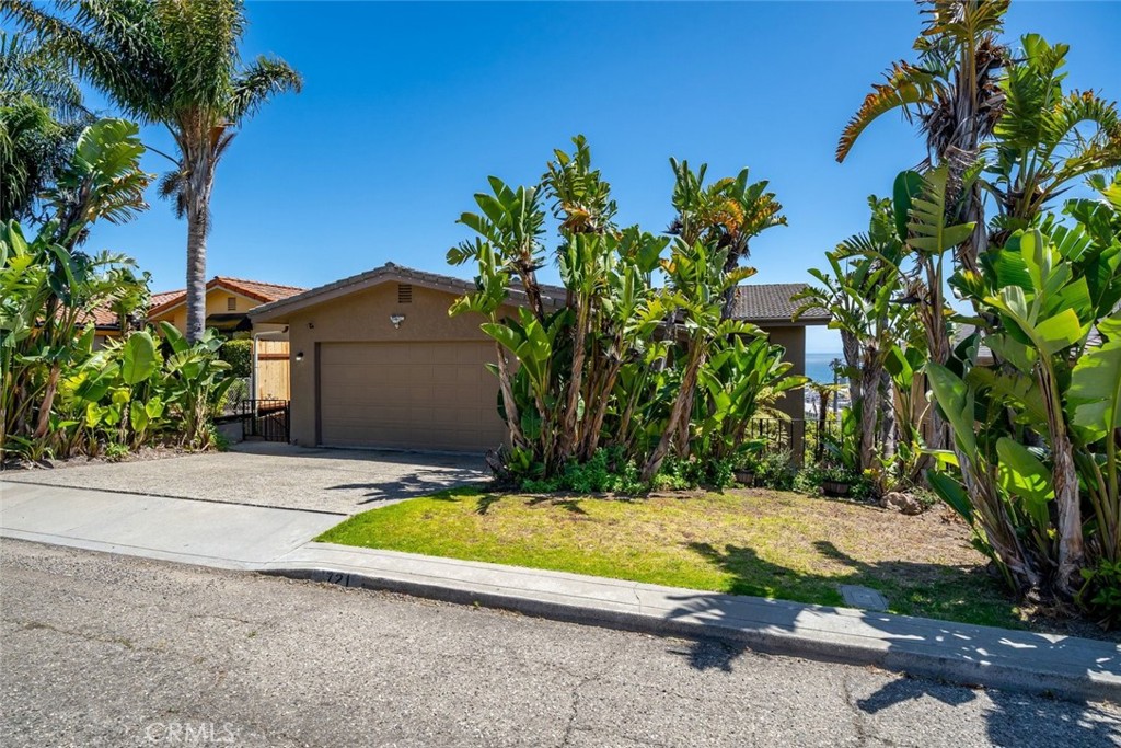 721 Lemoore Property Photo 4