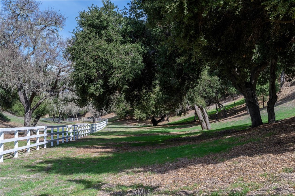 4086 E Oak Trail Road Property Photo 4