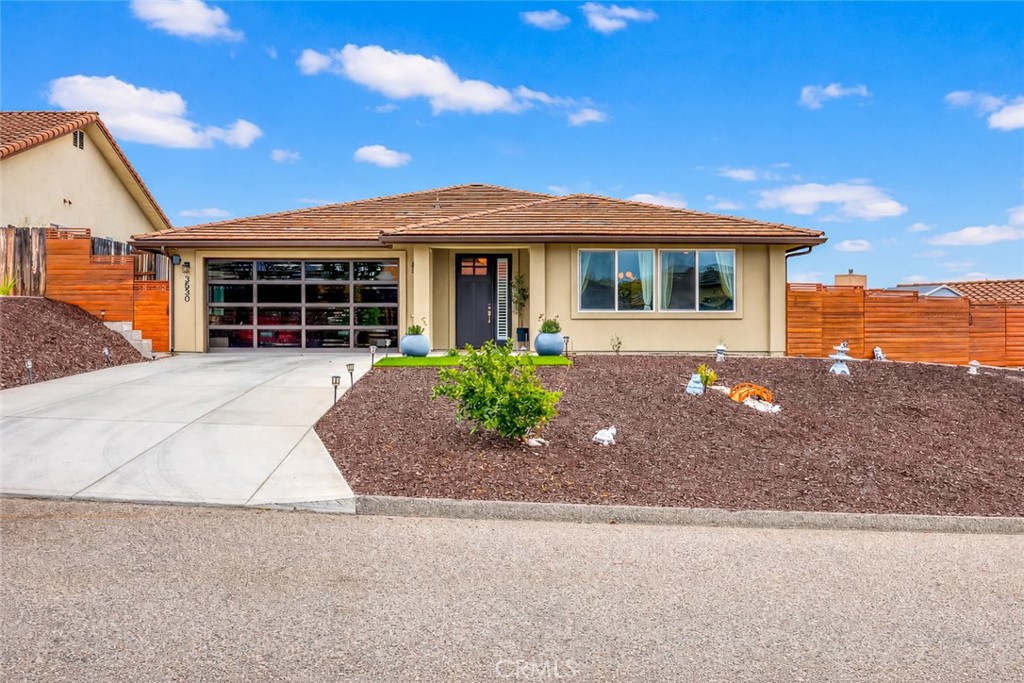 3530 Lakeside Village Property Photo 1