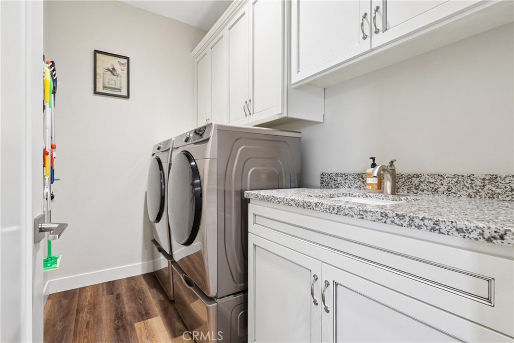 3530 Lakeside Village Property Photo 18