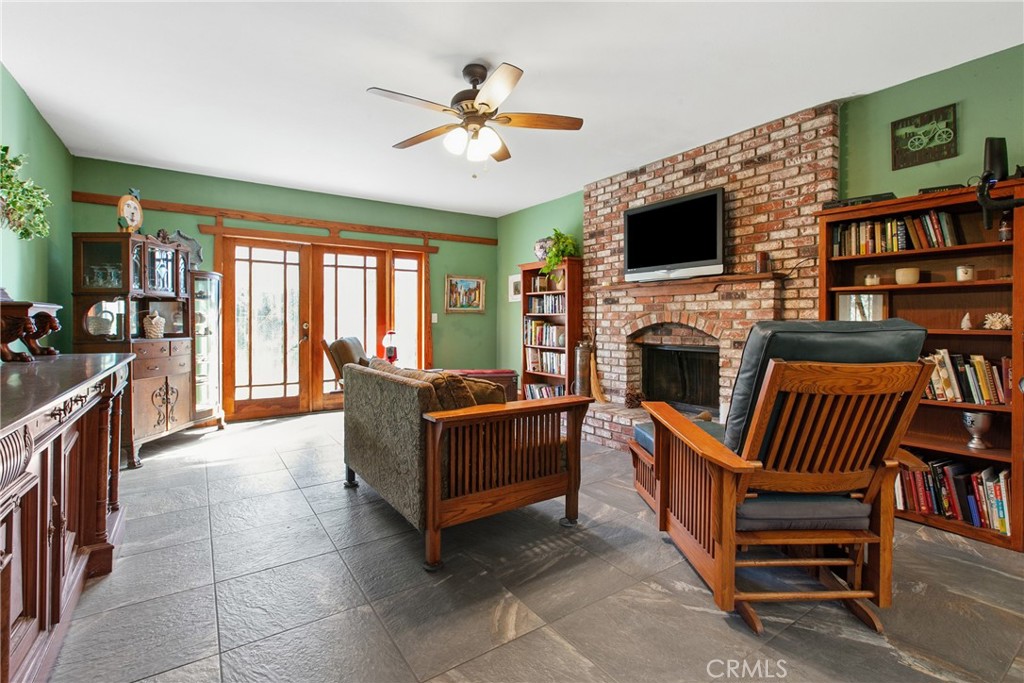 2918 Burton Drive Property Photo 6