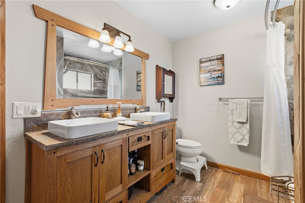 2918 Burton Drive Property Photo 24