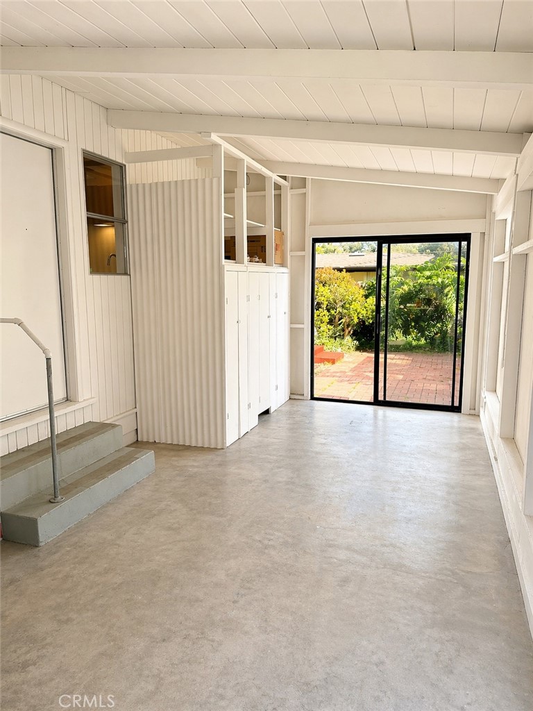 460 Jamaica Property Photo 6
