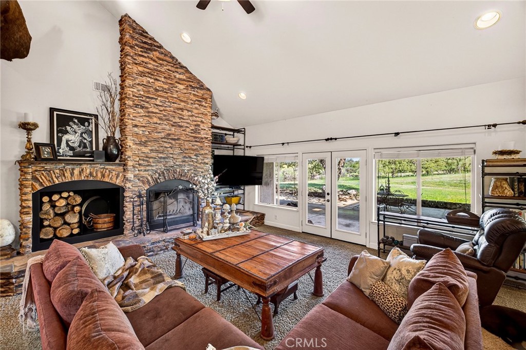 7680 Walsh Property Photo 9