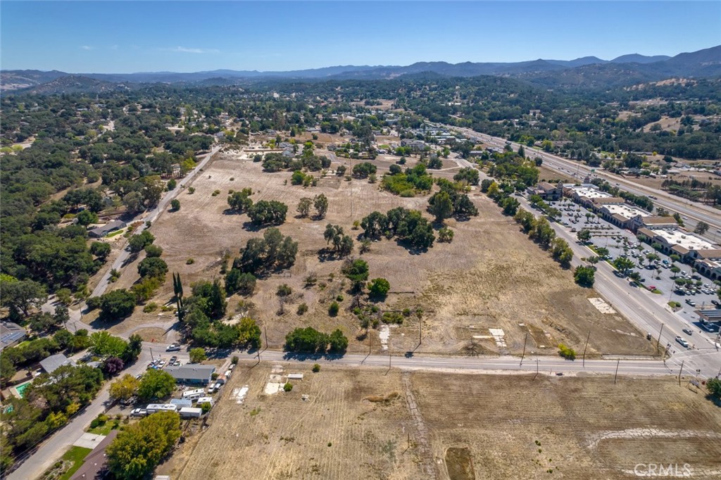 2115 El Camino Real Property Photo 8