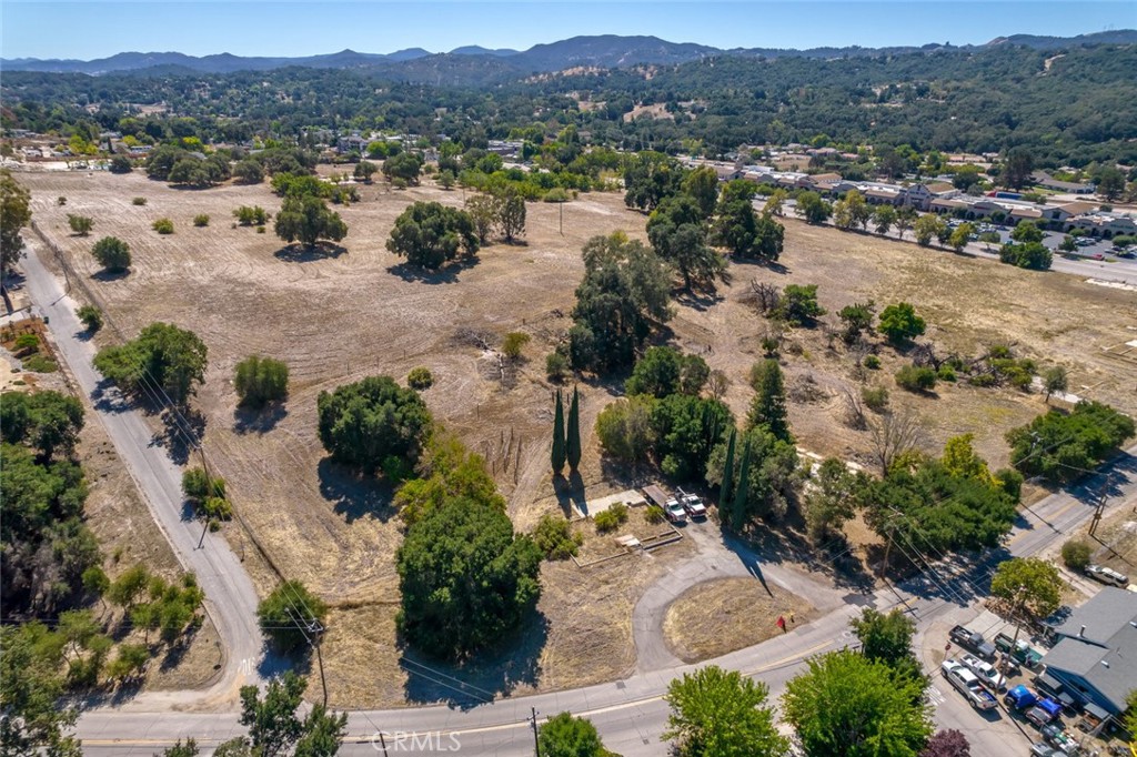 2115 El Camino Real Property Photo 10
