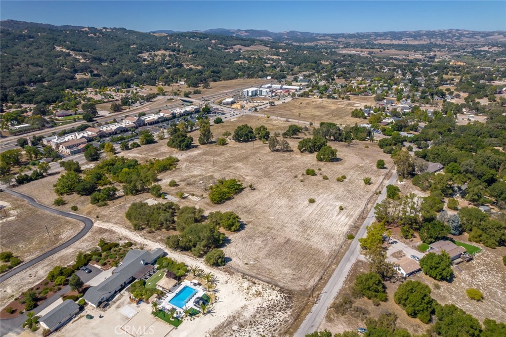 2115 El Camino Real Property Photo 18