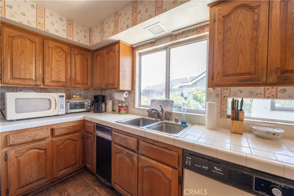 1042 Pellham Property Photo 5