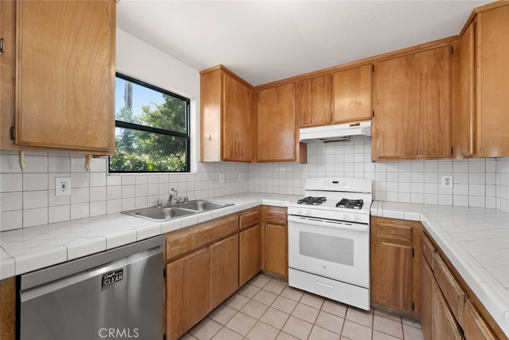523 Branch Street Property Photo 32
