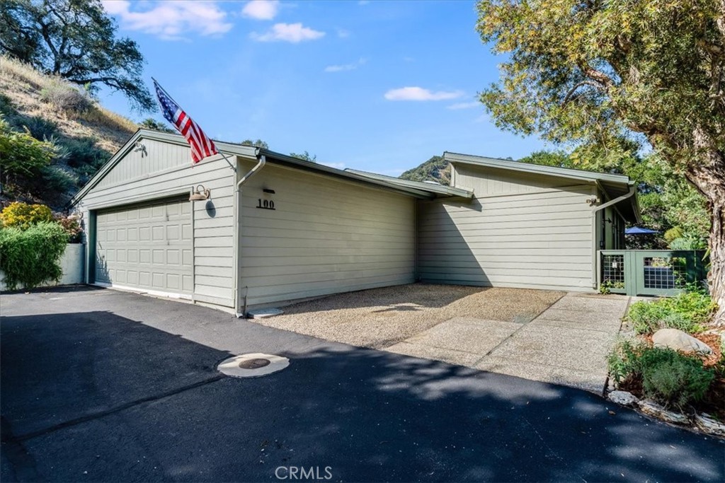 100 Sunrise Terrace Property Photo 1