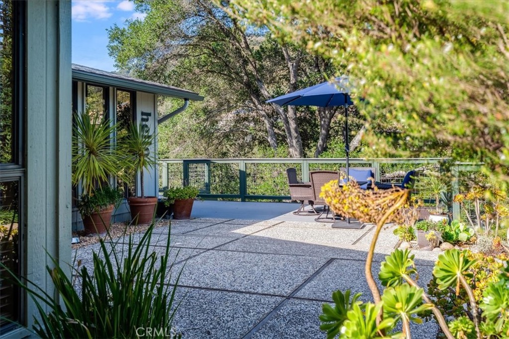 100 Sunrise Terrace Property Photo 3