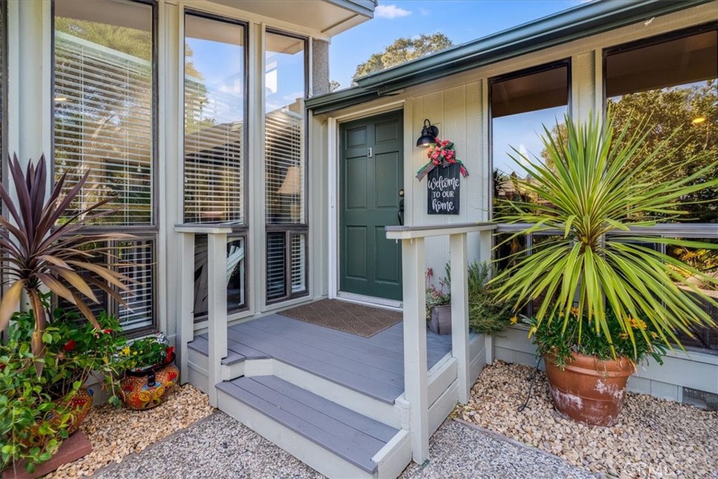100 Sunrise Terrace Property Photo 4
