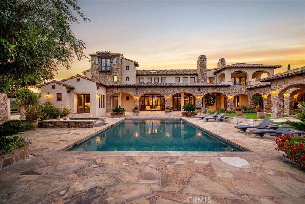 6520 Mira Cielo Property Photo 3