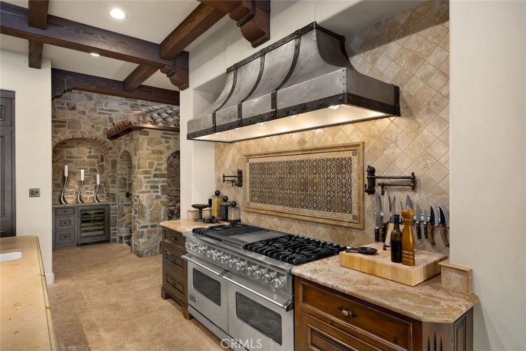 6520 Mira Cielo Property Photo 4