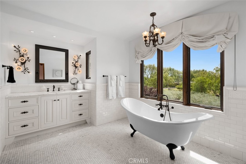 6520 Mira Cielo Property Photo 9