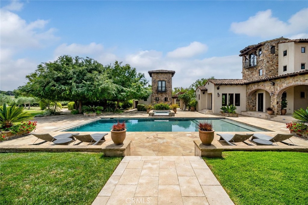 6520 Mira Cielo Property Photo 18