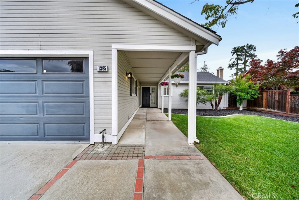 1395 3rd St. Property Photo 6