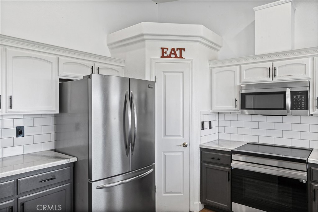 7989 Sundance Trail Property Photo 10