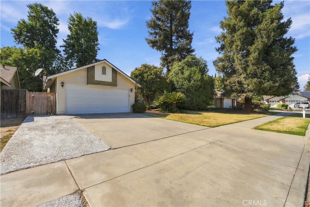 851 N Crenshaw Property Photo 2