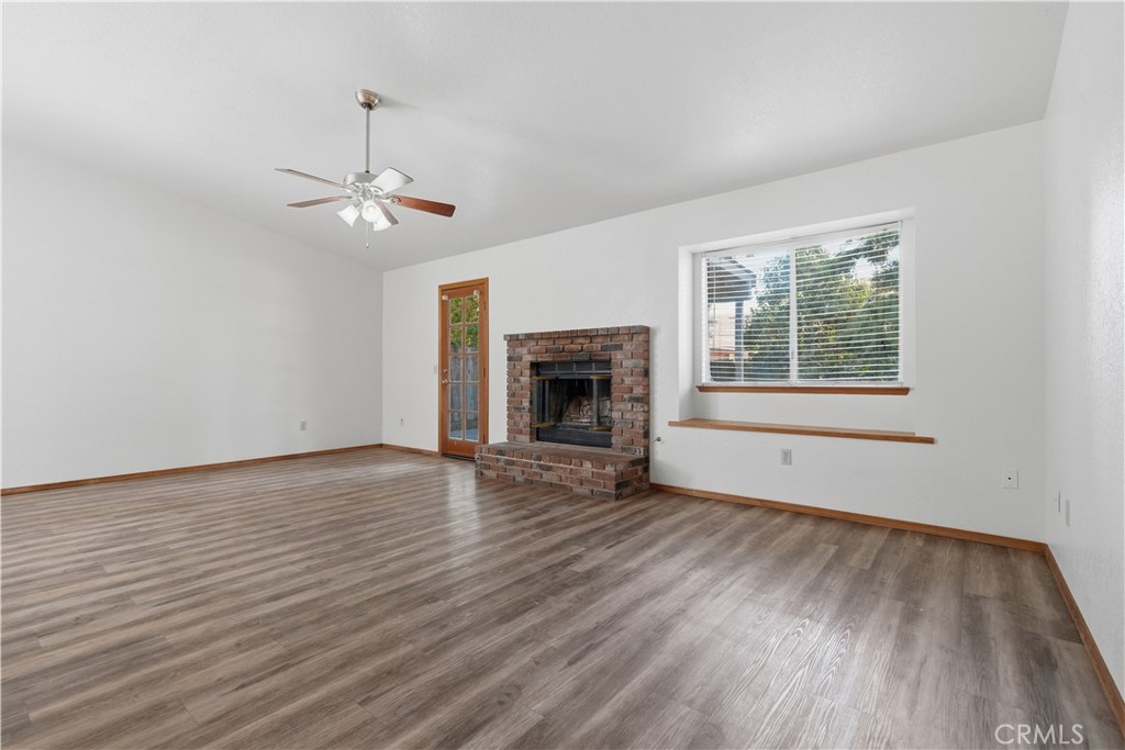 851 N Crenshaw Property Photo 6