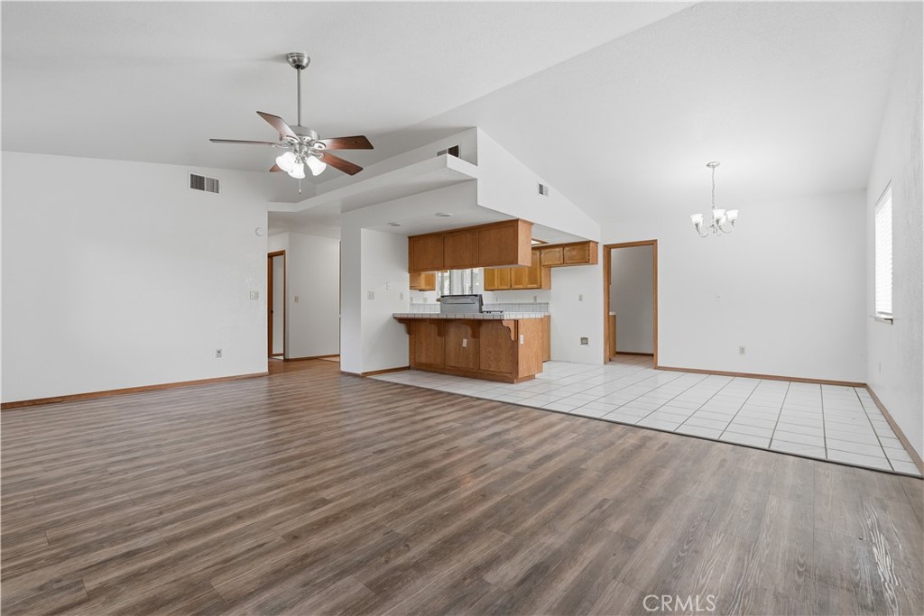 851 N Crenshaw Property Photo 8