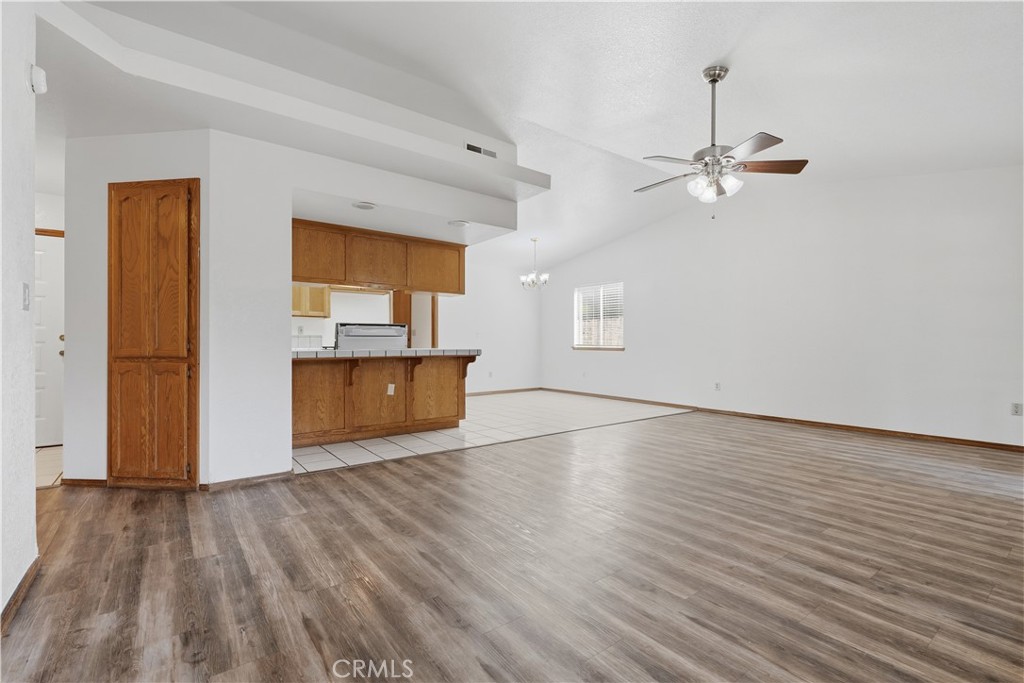 851 N Crenshaw Property Photo 9