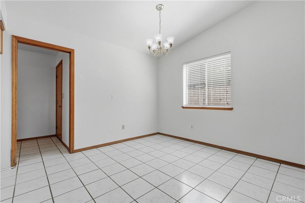851 N Crenshaw Property Photo 10