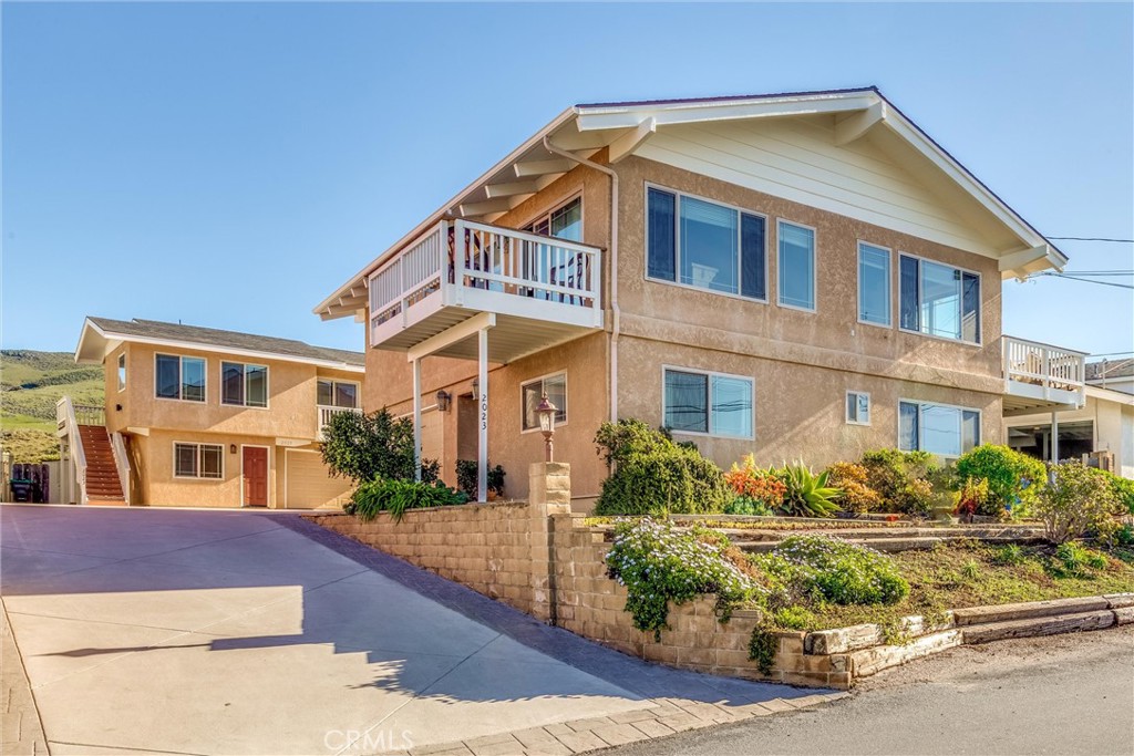 2023 Circle Property Photo 1