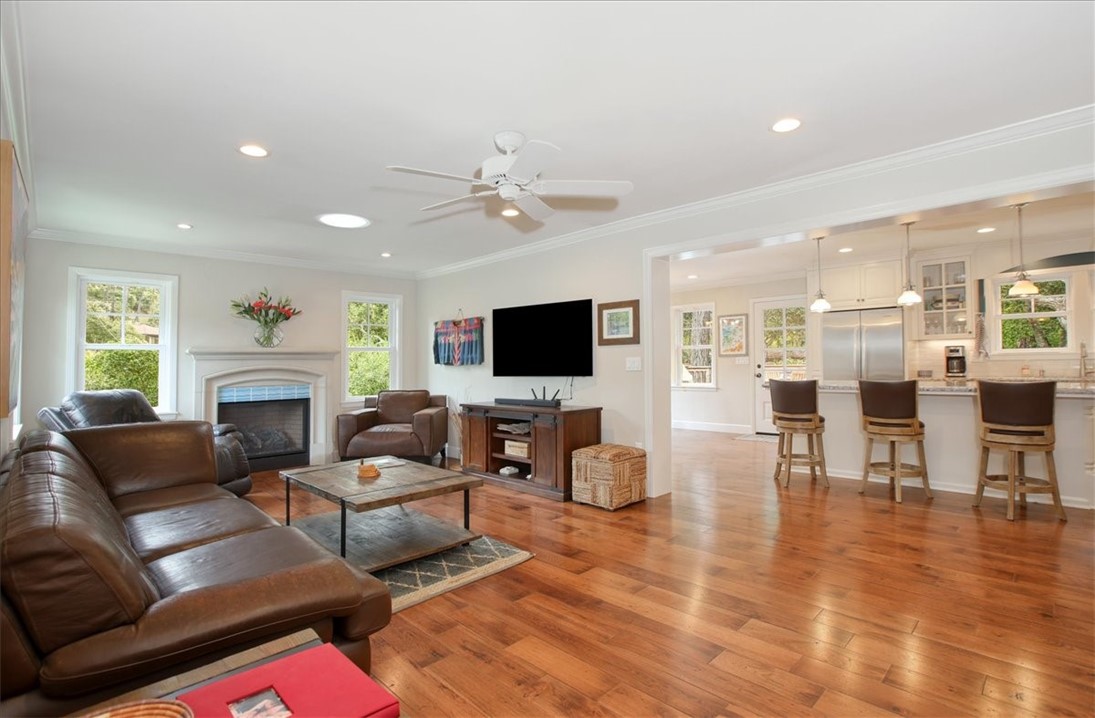 1835 Orville Avenue Property Photo 7