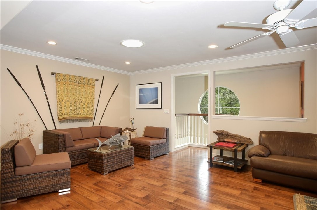 1835 Orville Avenue Property Photo 8