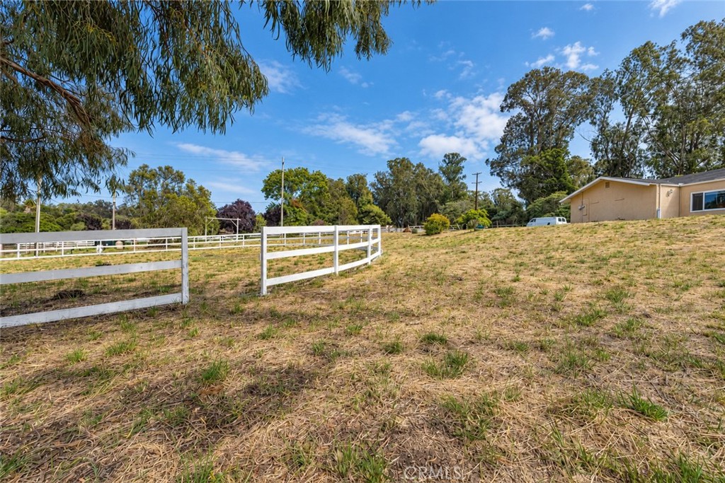 688 Ralcoa Property Photo 6