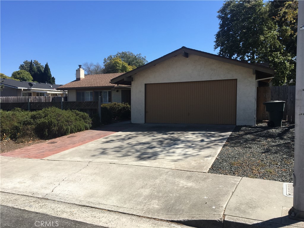 1559 Royal Way Property Photo 1