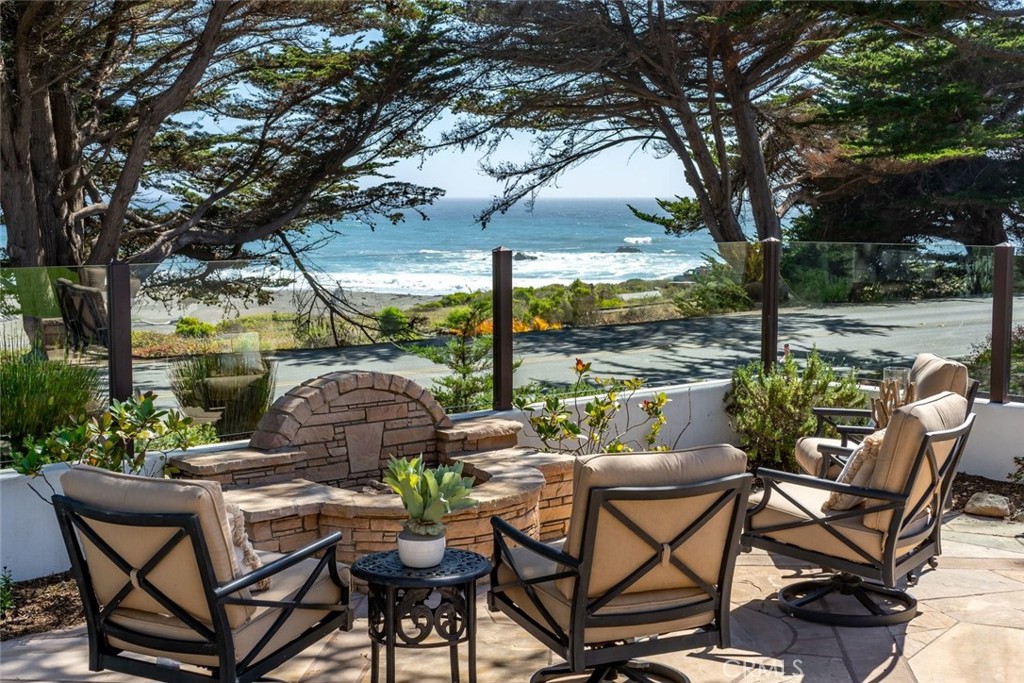 5752 Moonstone Beach Property Photo 1