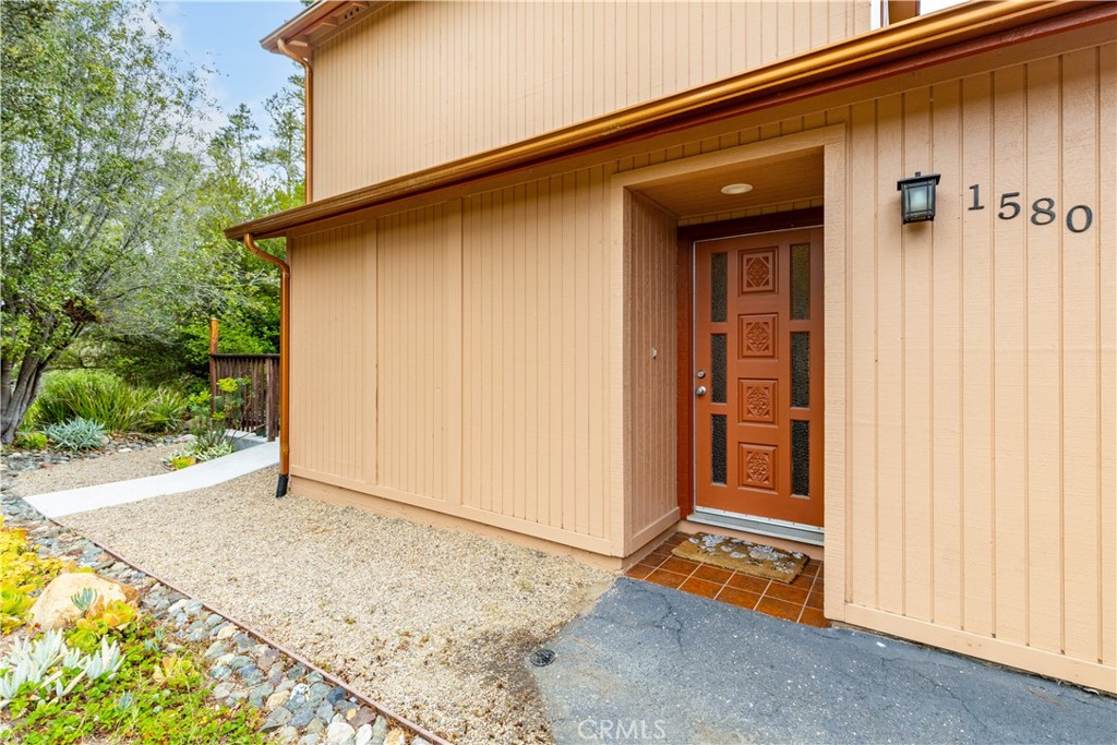 1580 Emerson Property Photo 3