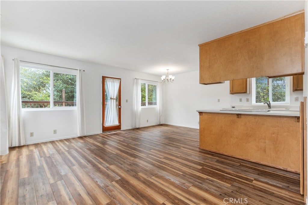 1580 Emerson Property Photo 4