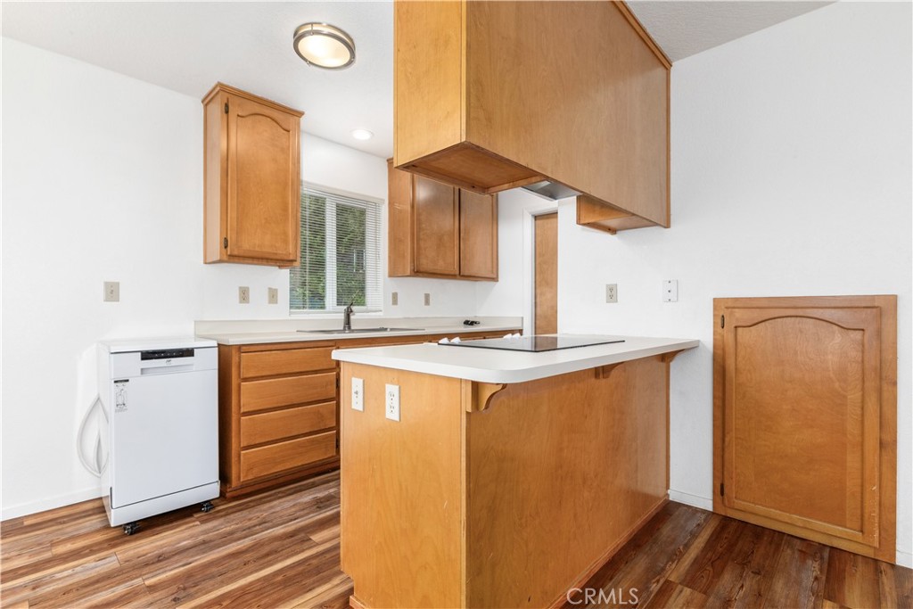 1580 Emerson Property Photo 7