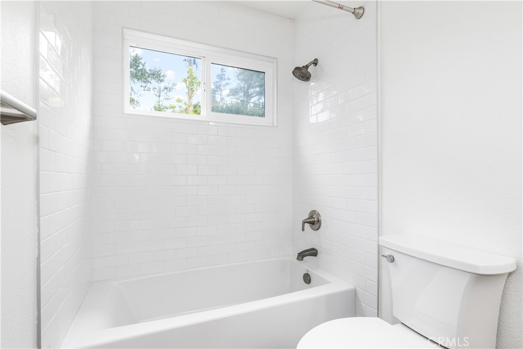 1580 Emerson Property Photo 18