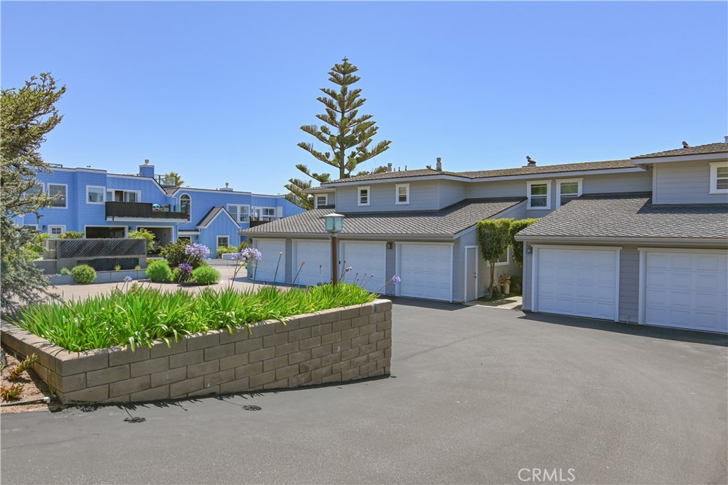 561 Lucerne Property Photo 21