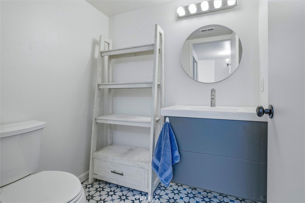 2250 King Ct 84 Property Photo 16