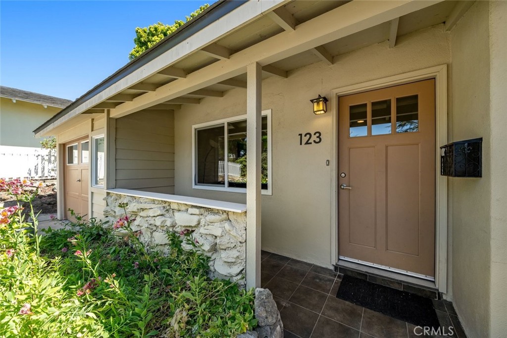 123 Ramona Property Photo 5