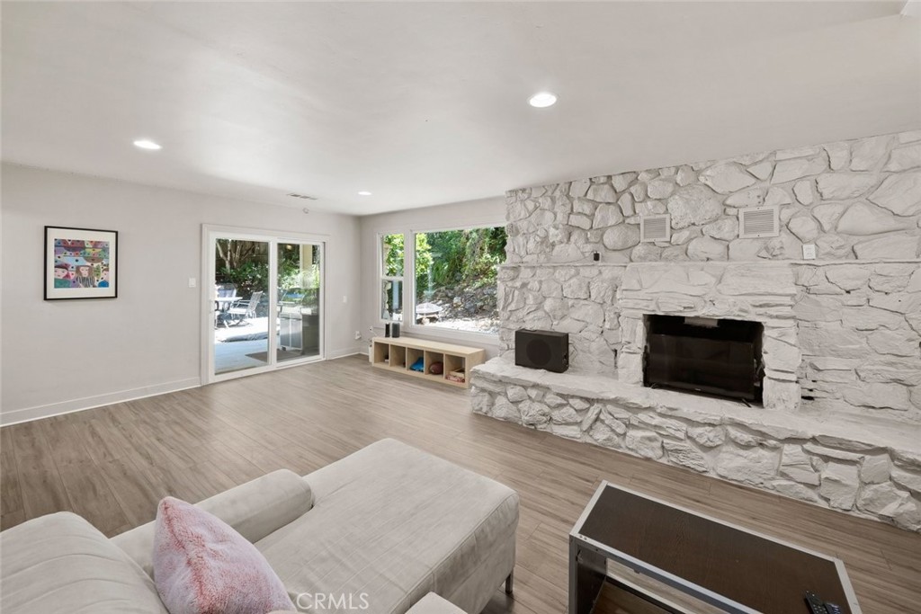 123 Ramona Property Photo 15