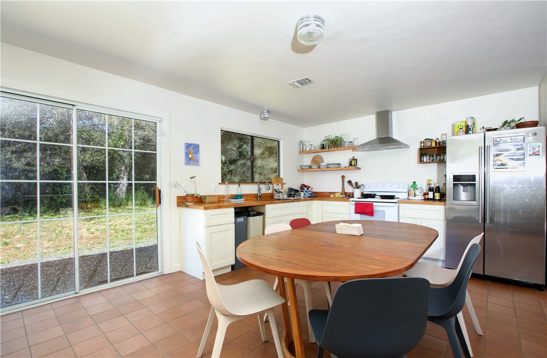 15050 Morro Road Property Photo 8
