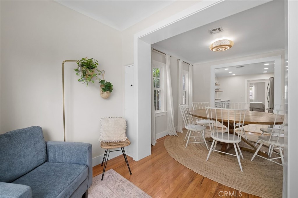 1136 E Grand Property Photo 12