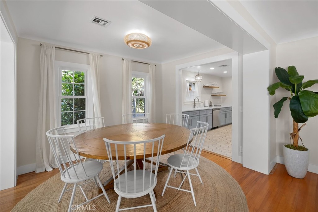 1136 E Grand Property Photo 13
