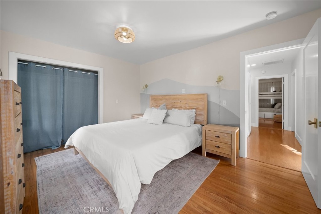 1136 E Grand Property Photo 18