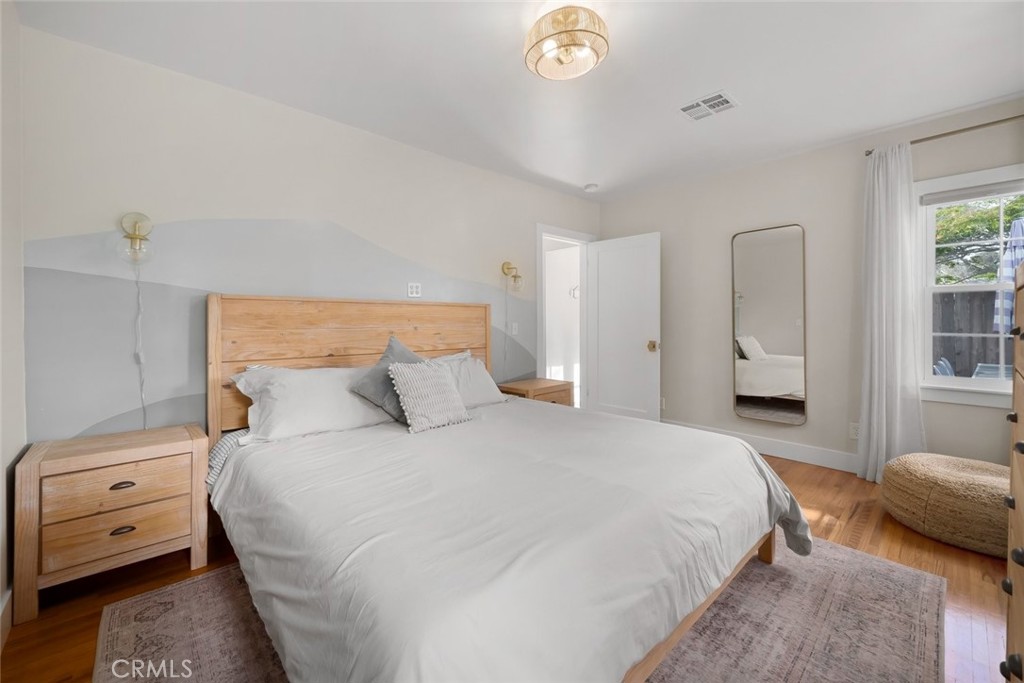 1136 E Grand Property Photo 20